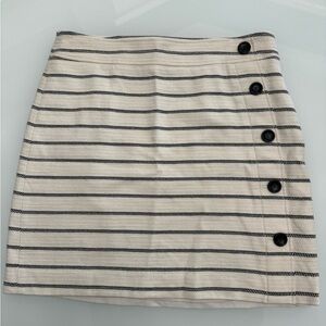 Ann Taylor. Skirt. Ivory/Navy blue. Size 8